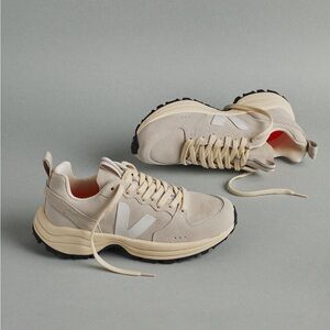 Veja VENTURI SUEDE NATURAL WHITE